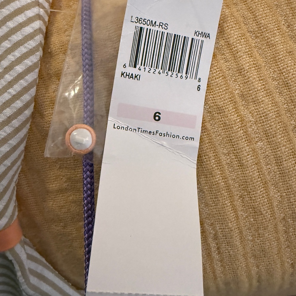 London Times NWT Seersucker Striped Dress with Peach Accents and Open Back - Picture 8 of 8